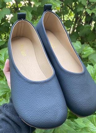 Черные анатомические женские балетки