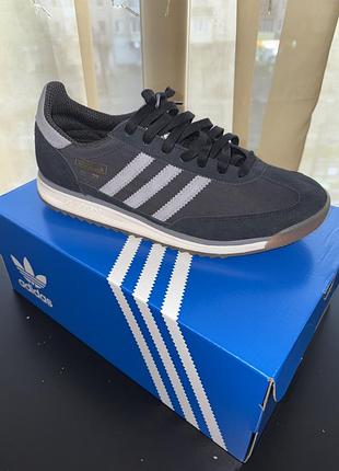 Кросівки Adidas дітяча куртка 8-9р