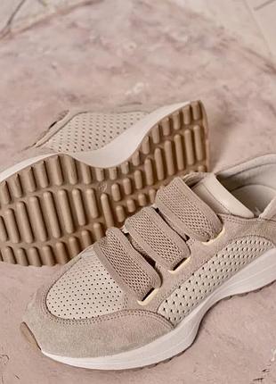 Кожаные женские кроссовки Sure 37,5р.