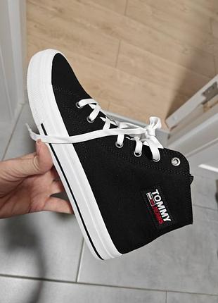 Черные кеды Tommy hilfiger