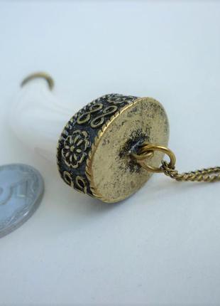 Крупная подвеска, бижутерия, под старину.