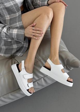 Прессованная кожа босоножки