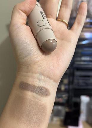 Холодний стік для контурингу скульптор контур sephora cream contour stick2 фото
