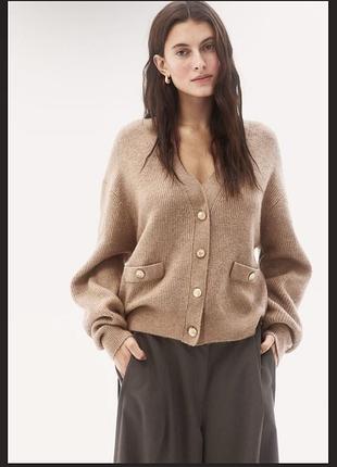 Жіночій кардиган в рубчик