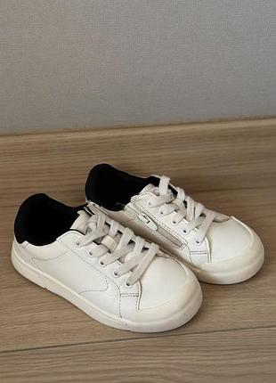 Кросівки zara