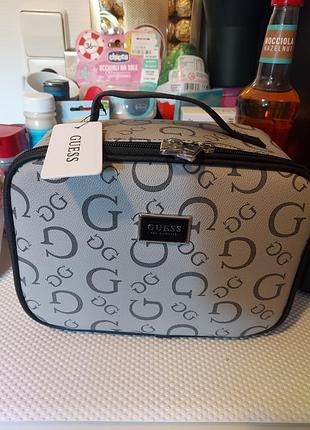 Новая сумка косметичка от guess. guess сумка для косметики.