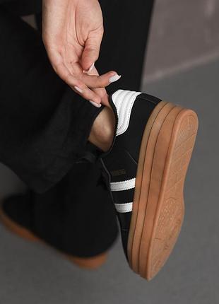 Жіночі кросівки6 фото