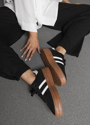 Жіночі кросівки2 фото