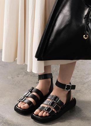 Zara шкіряні сандалії на платформі з ремінцями та пряжками