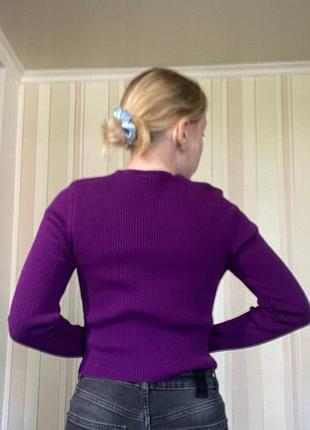 Укорочений лонгслів чи легкий светр жіночий фіолетового кольору