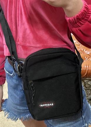 Сумка eastpak в ідеальному стані,без пошкоджень