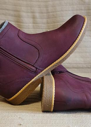 Очаровательные кожаные полусапожки винного цвета clarks англия 37 р. 24 см.