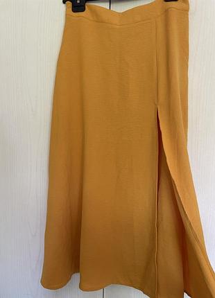 Юбка з розрізам і топ костюм р.м