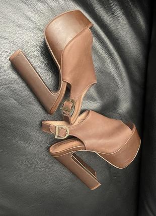 Босоніжки jeffrey campbell