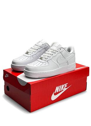 Женские кроссовки nike air force 1 low на шнуровках белые