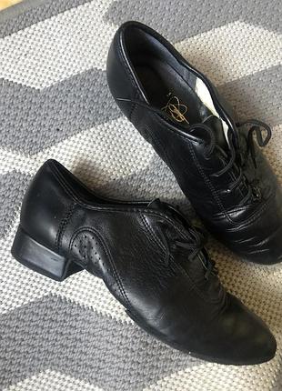 Взуття для танців/туфлі для латино-американських танців