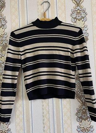 Светер на розмір 46 дуже стильний і модний