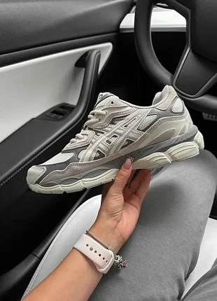 Кроссовки ASICS Red & Silver Gel-Nimbus 9
