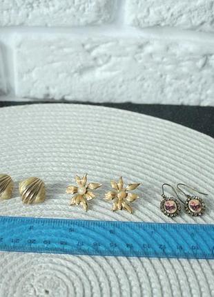 Лот гарних сережок