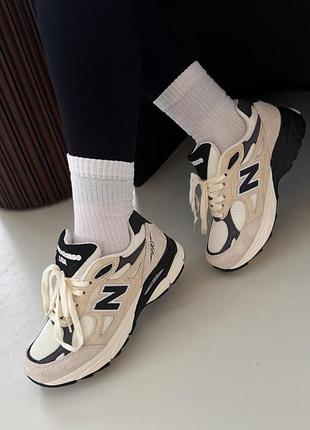 Женские кроссовки new balance 990 beige/black
