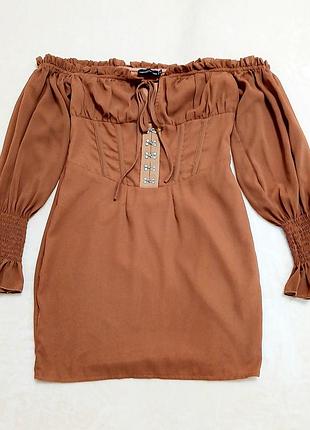 Корсетна коричнева сукня prettylittlething