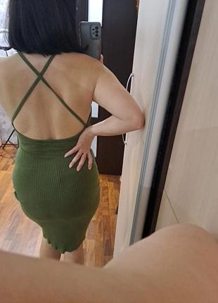 Сукня миди с красивой открытой спинкой