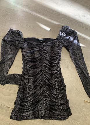 Красивое платье на размер с