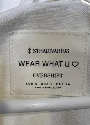 Белая джинсовка stradivarius 4