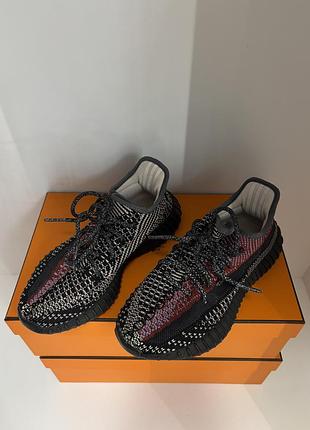 Самые удобные кроссы yeezy