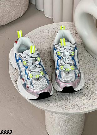 Кроссовки женские