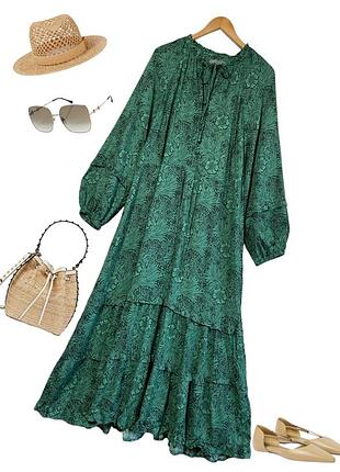 Стильное платье