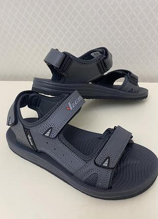 Сандалі чоловічі гумові на липучках vegas.