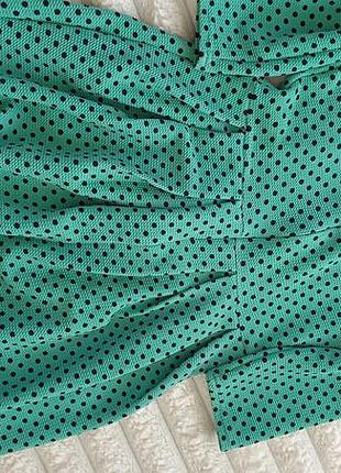 Женское платье в горошек