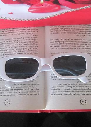 Модні сонцезахисні окуляри