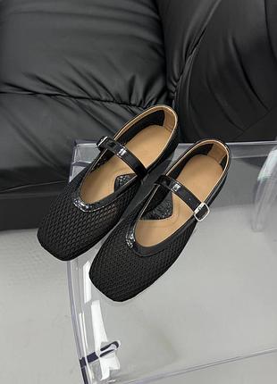 Балетки з перфорацією