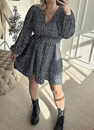 Сукня на запах на підкладці