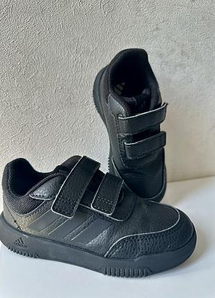 Оригінальні adidas 27р ( 17см)