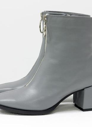 Эксклюзивные кожаные серые ботинки с элегантным замочком спереди8 фото