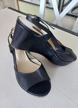 Босоніжки жіночі шкіряні