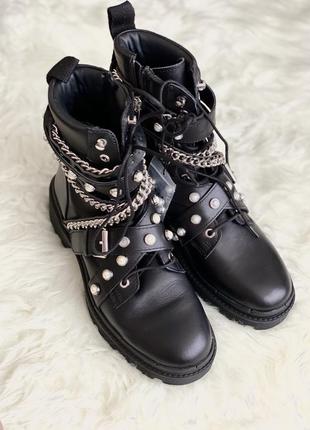 Крутые кожаные ботинки на массивной подошве zara, черного цвета7 фото
