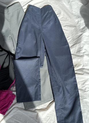Костюмні брюки штани в смужку primark
