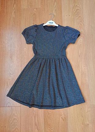 Нарядное блестящее платье для девочки с коротким рукавом