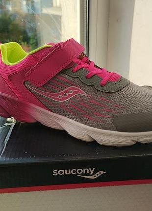 Легкие кроссовки saucony сайконы