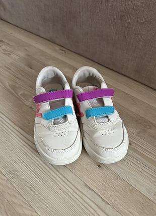 Кросівки для дівчинки new balance