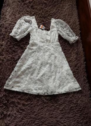 Платье платье белое новое