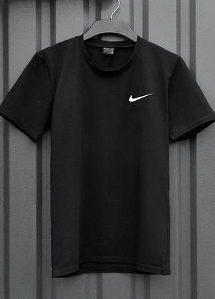 Футболка nike чорна ,біла