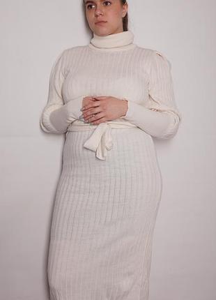 Платье женское теплое в рубчик с с поясом и высоким горлом