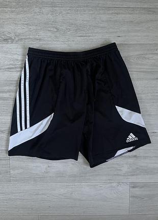 Чоловічі шорти adidas