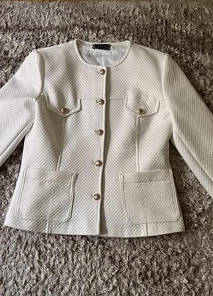 Жакет в стилі old money