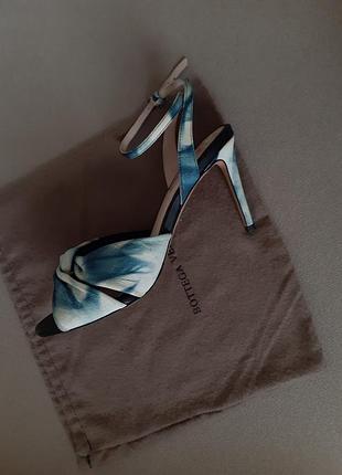 Голубые кожаные удобные босоножки с ремешками